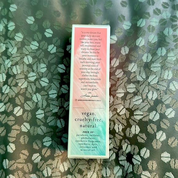 Dallas & James Cloud Cream - Picture 2 of 5